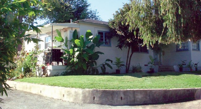 158-160 W Los Angeles Dr in Vista, CA - Building Photo - Building Photo