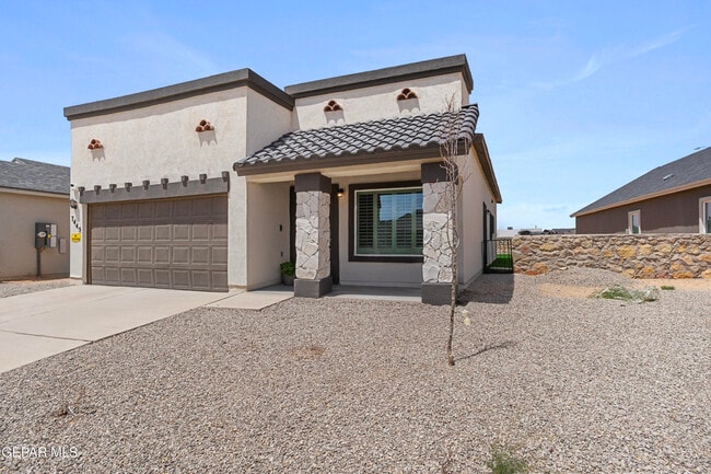 7445 Norte Mesa Ln in El Paso, TX - Building Photo - Building Photo