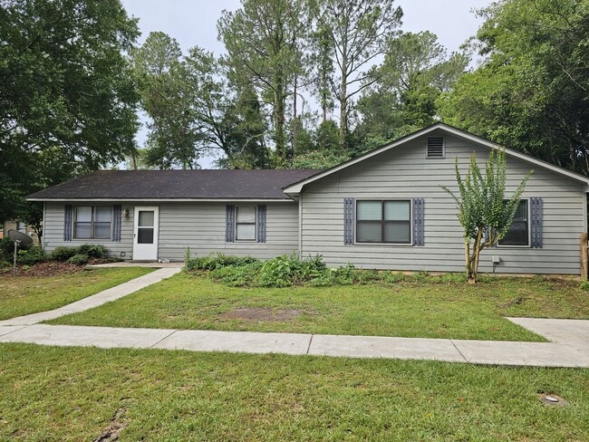 property at 932 12th St E