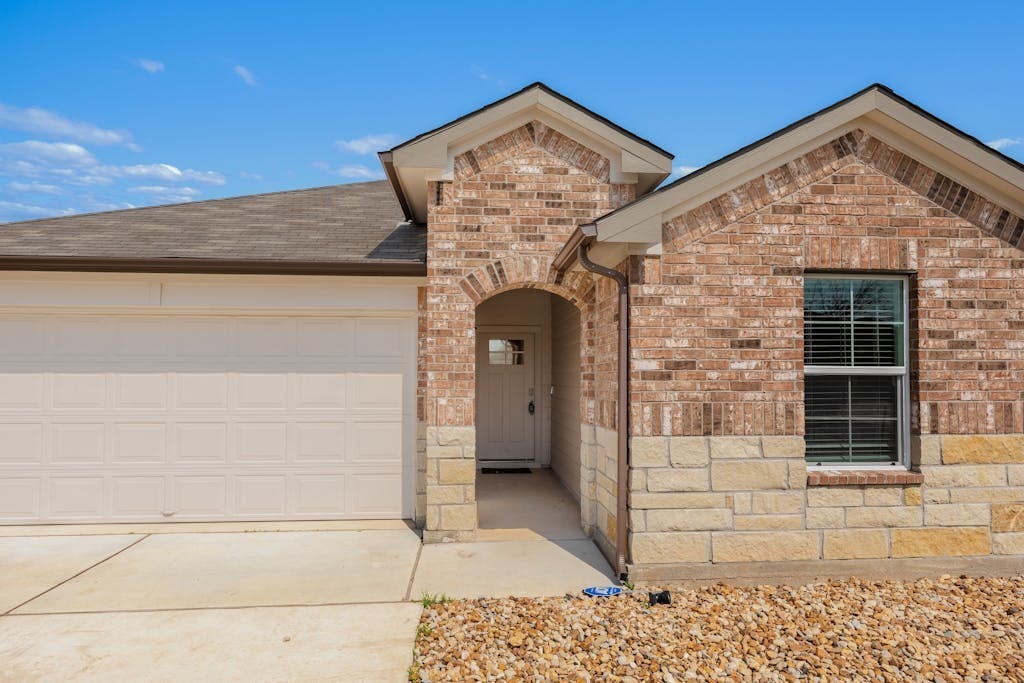 21012 Abigail Fillmore Rd in Manor, TX - Building Photo