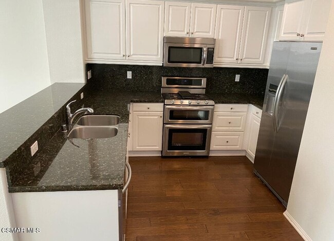 2234 Rolling River Ln in Simi Valley, CA - Building Photo - Building Photo