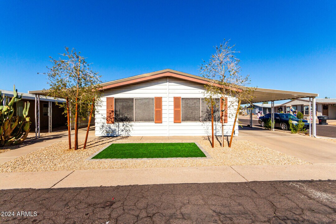 245 S 56th St in Mesa, AZ - Building Photo