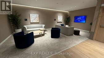 395 Square One Dr in Mississauga, ON - Building Photo