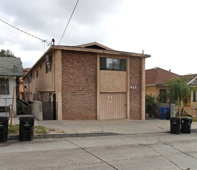 425 Solano Ave in Los Angeles, CA - Foto de edificio - Building Photo