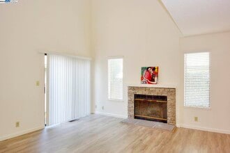 2910 Liberty Dr in Pleasanton, CA - Building Photo - Building Photo