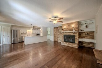 807 Eastcliff Dr in Euless, TX - Building Photo - Building Photo