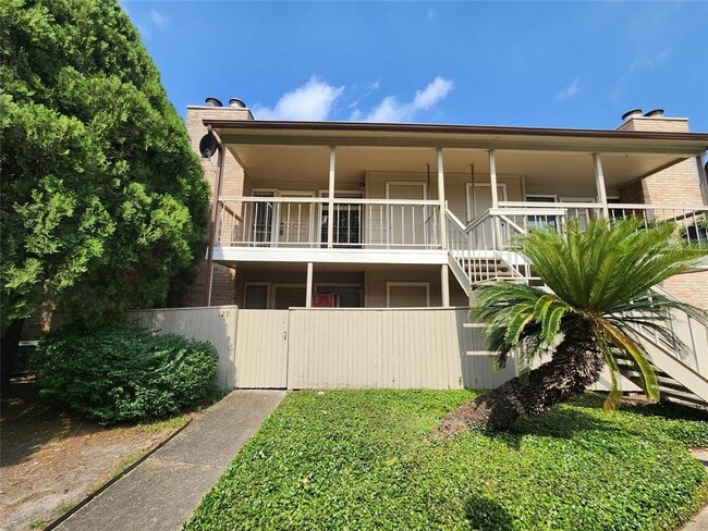 property at 2110 Wilcrest Dr