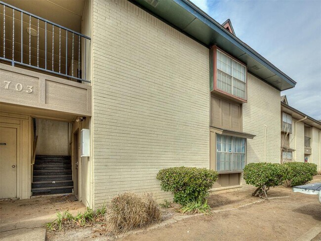 1703 E Lindsey St in Norman, OK - Building Photo - Building Photo