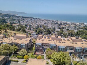 262 Beachview Ave in Pacifica, CA - Building Photo - Building Photo