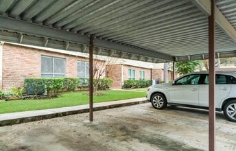 14515 Wunderlich Dr, Unit 14515 Wunderlich Dr. #516 in Houston, TX - Foto de edificio - Building Photo