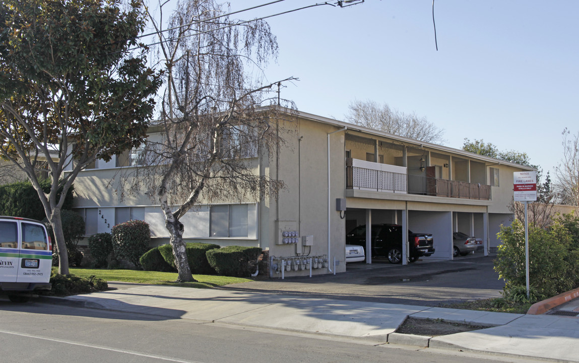 24237 Soto Rd in Hayward, CA - Building Photo