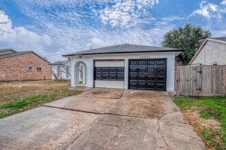 12711 Huntington Venture Dr in Houston, TX - Building Photo - Building Photo