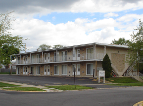 137 W 27th St in South Chicago Heights, IL - Building Photo