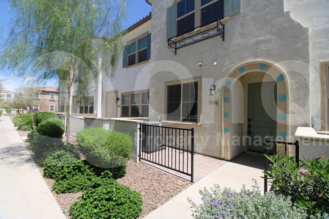 2664 S Peppertree Dr in Gilbert, AZ - Building Photo