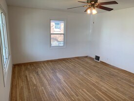 2420 E 3300 S in Salt Lake City, UT - Building Photo