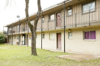 Oak Acres Apartments in Houston, TX - Building Photo - Building Photo