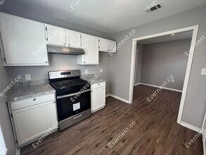 320 McTyere Ave in Jackson, MS - Foto de edificio - Building Photo