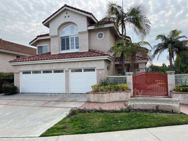 4 Seabridge Rd in Laguna Niguel, CA - Building Photo