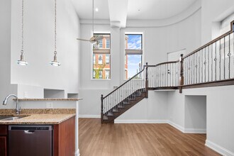 2701 W Augusta Blvd in Chicago, IL - Building Photo - Building Photo