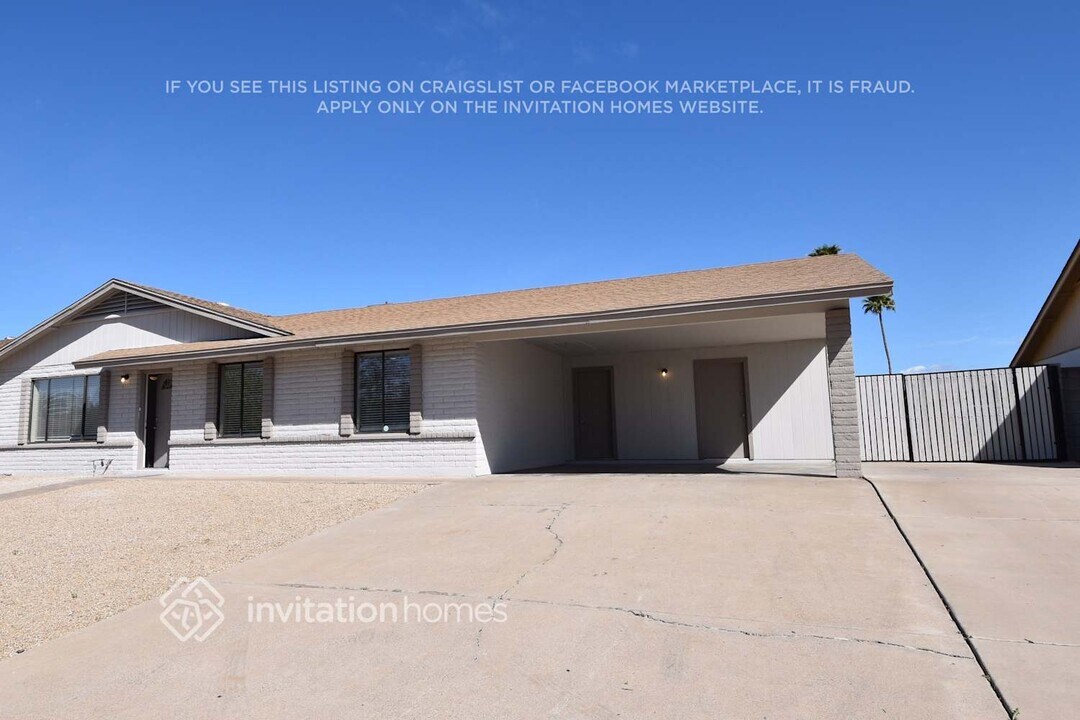 3748 E Charter Oak Rd in Phoenix, AZ - Building Photo