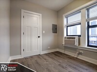 713 W Brompton Ave, Unit 2 in Chicago, IL - Building Photo - Building Photo