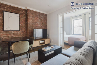 7 E 75th St in New York, NY - Building Photo - Building Photo