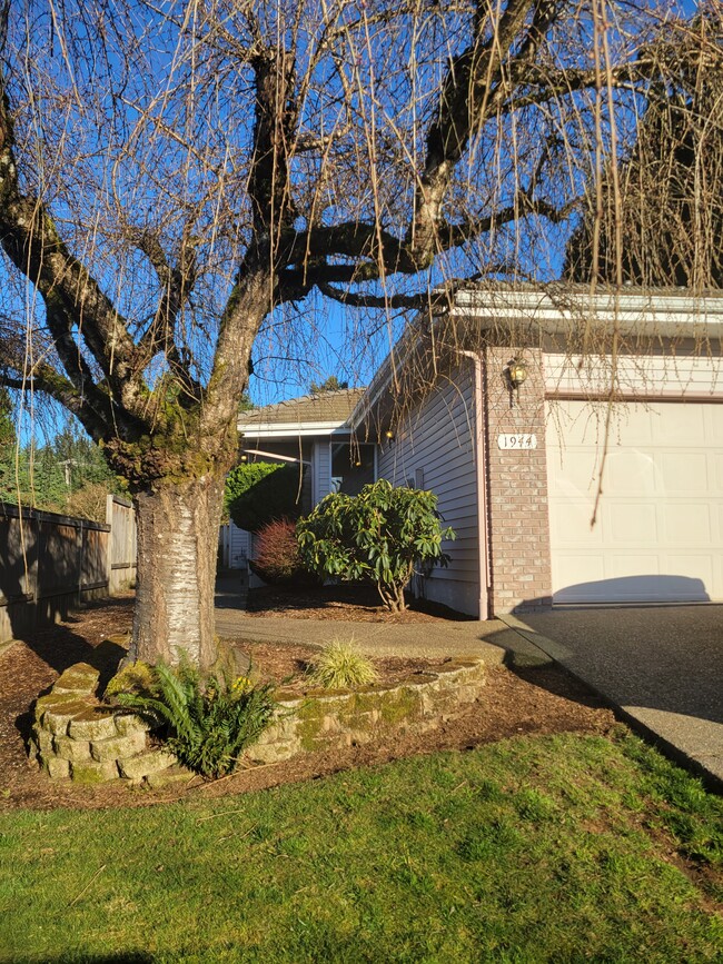 property at 1944 Spicetree Ln SE
