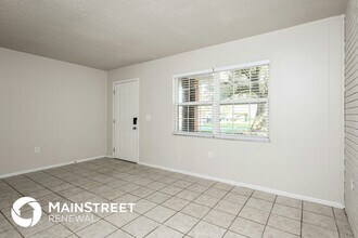 104 Lighter Log Ln in Auburndale, FL - Foto de edificio - Building Photo