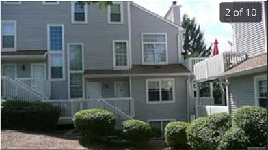 2 Markham Cir in Englewood, NJ - Building Photo - Building Photo