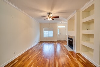 842 County Line Rd in Aurora, IL - Building Photo - Building Photo