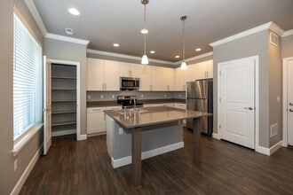 Willow Point Townhomes in Denver, CO - Foto de edificio - Interior Photo