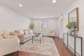 2511 Blue Willow Dr in Houston, TX - Building Photo - Building Photo