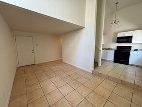 1 E Navajo Rd, Unit 1 E Navajo Rd Apt 14 in Tucson, AZ - Foto de edificio - Building Photo