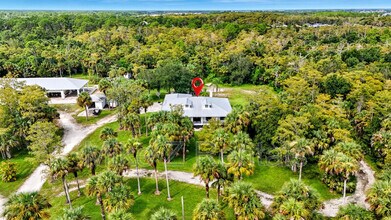 2261 Krape Rd in Naples, FL - Building Photo - Building Photo