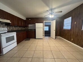 3408 E Lambright St in Tampa, FL - Building Photo - Building Photo