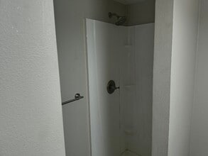 9035 SE Division St in Portland, OR - Building Photo - Building Photo