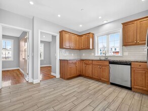 238 Havre St in Boston, MA - Building Photo - Building Photo