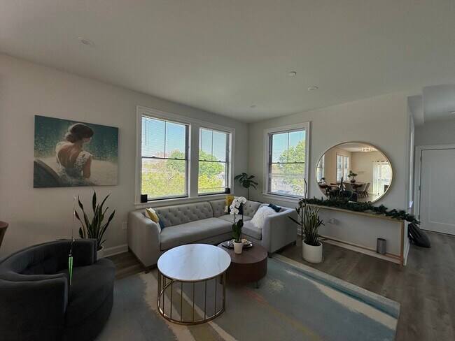 16 Foster Ct in Medford, MA - Building Photo - Building Photo