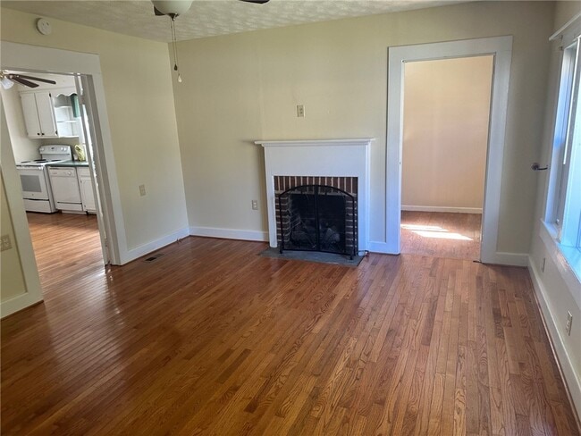 122 Cedar St in Westminster, SC - Building Photo - Building Photo