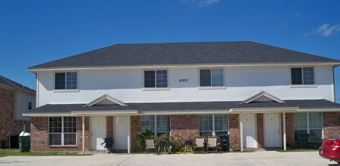 2003 Monte Carlo Ln in Killeen, TX - Building Photo