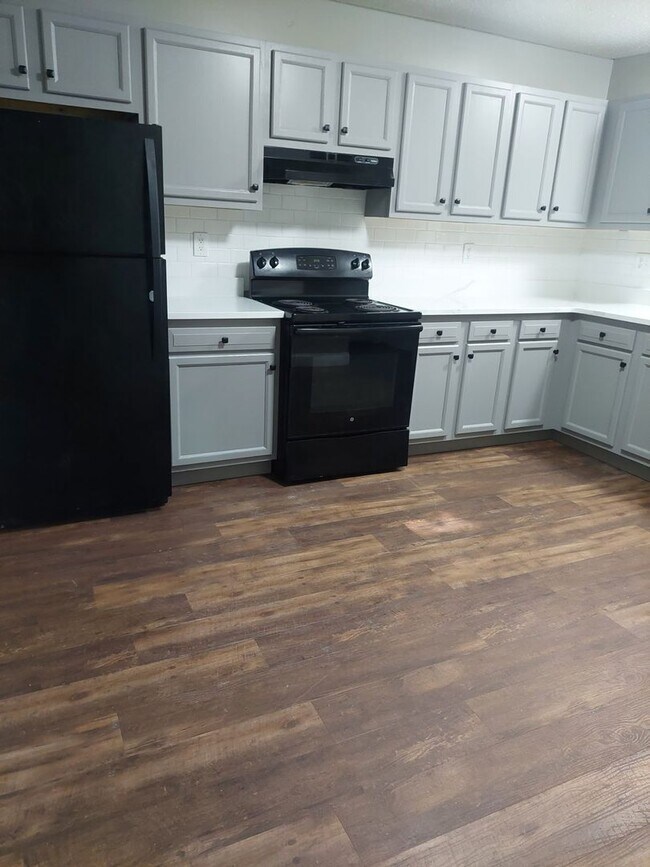 288-328 Waterville St in Waterbury, CT - Building Photo - Building Photo