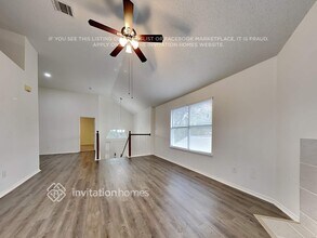 2107 Camelot Dr in Lewisville, TX - Foto de edificio - Building Photo