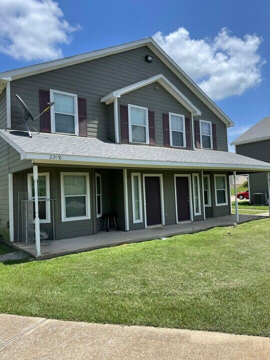 23468 High Pt St in Prairie View, TX - Foto de edificio