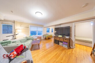 1020 Chestnut St, Unit Grdn in Newton, MA - Foto de edificio - Building Photo