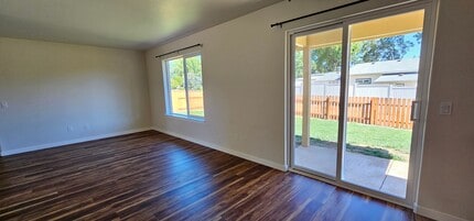 1227 Annabelle Ln in Grants Pass, OR - Building Photo - Building Photo