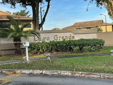 2740 W 63rd Pl in Hialeah, FL - Building Photo