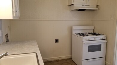 2210 28th St in Lubbock, TX - Building Photo - Building Photo