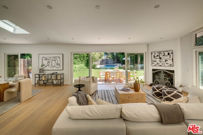 10120 Cielo Dr in Beverly Hills, CA - Building Photo - Building Photo