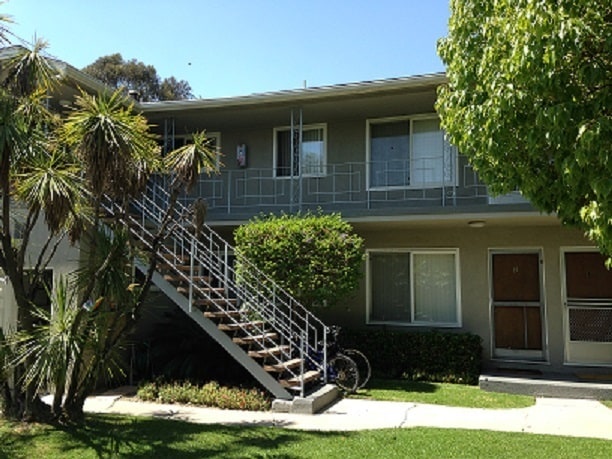 2257 San Anseline Ave in Long Beach, CA - Building Photo - Building Photo
