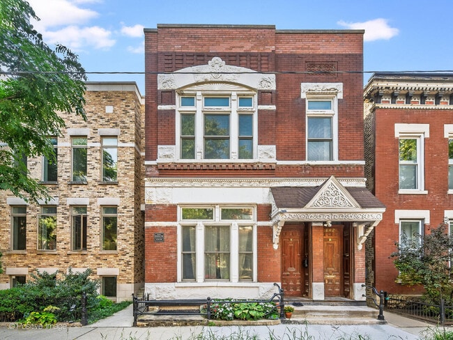 property at 842 N Wolcott Ave